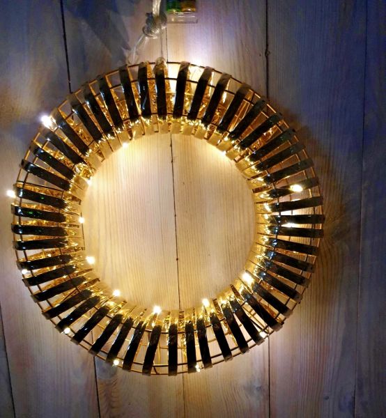 LED Kranz gold 30cm mit 20 LEDs Timer batteriebetrieben für innen