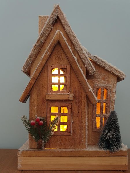 LED Haus mit Licht Timer Batterie Holzhaus braun 21cm x 33cm