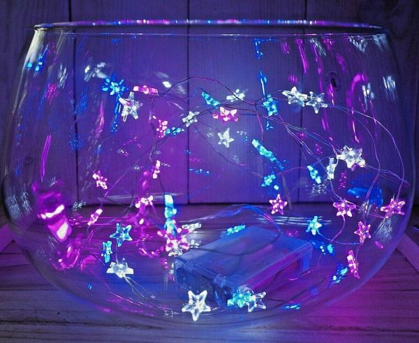 LED Drahtlichterkette mit 40 Sternen rosa blau weiß